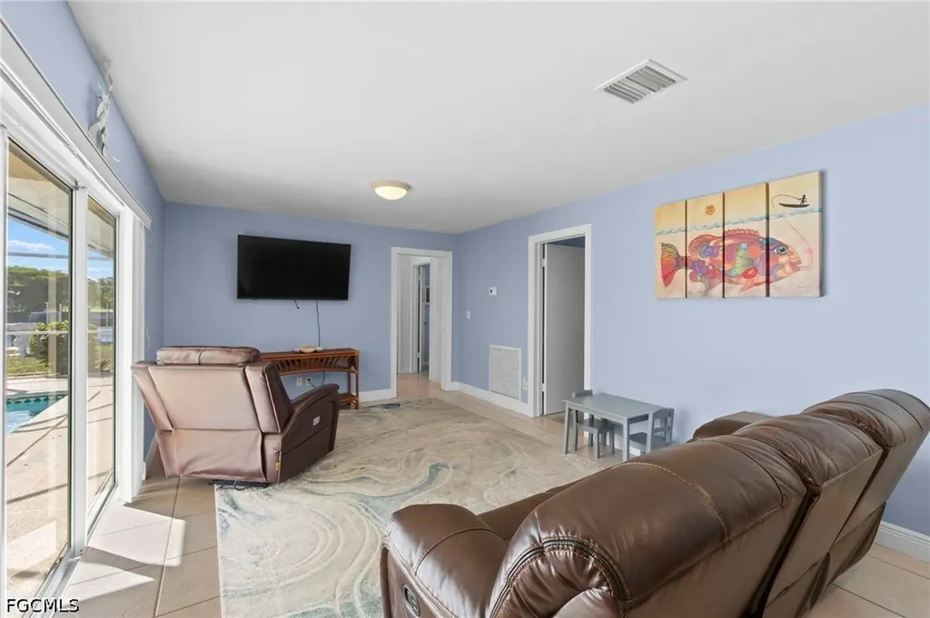 710 SE 43rd Street Cape Coral FL 33904