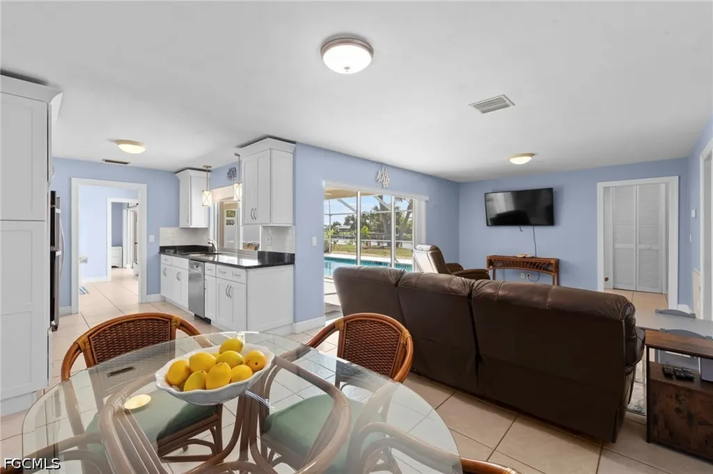 710 SE 43rd Street Cape Coral FL 33904