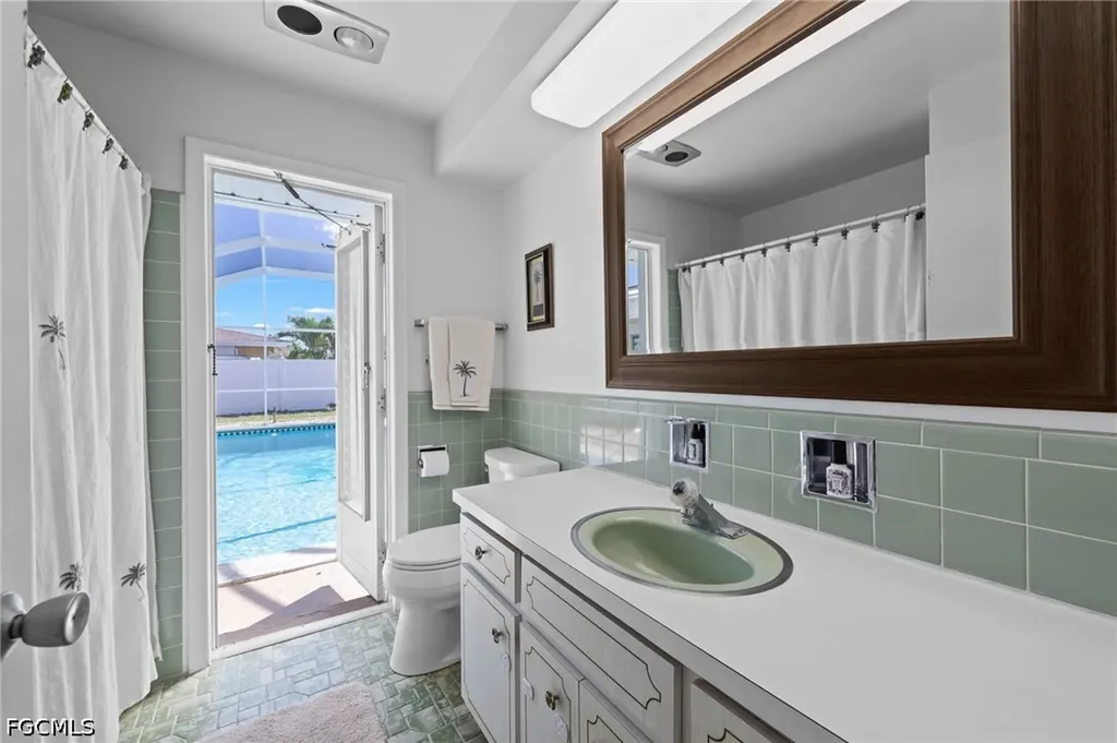 710 SE 43rd Street Cape Coral FL 33904