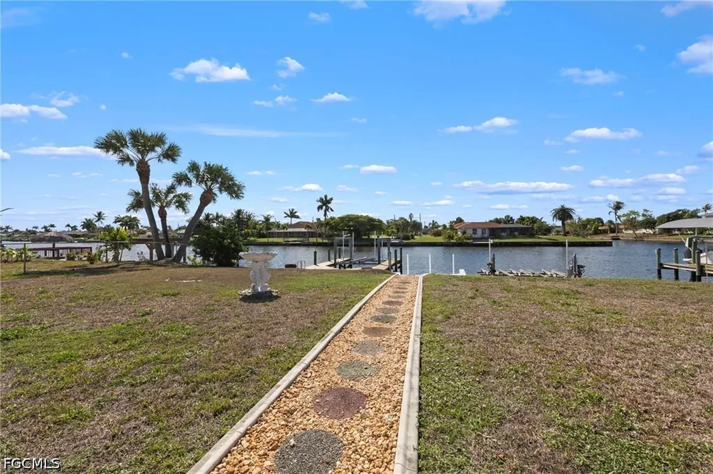 710 SE 43rd Street Cape Coral FL 33904