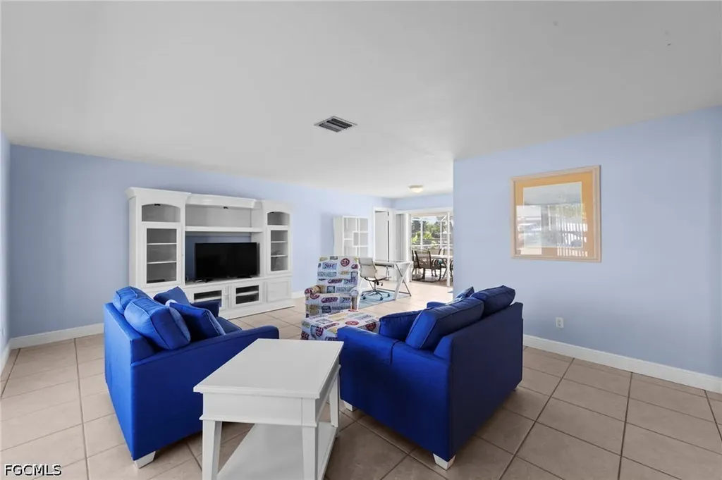 710 SE 43rd Street Cape Coral FL 33904