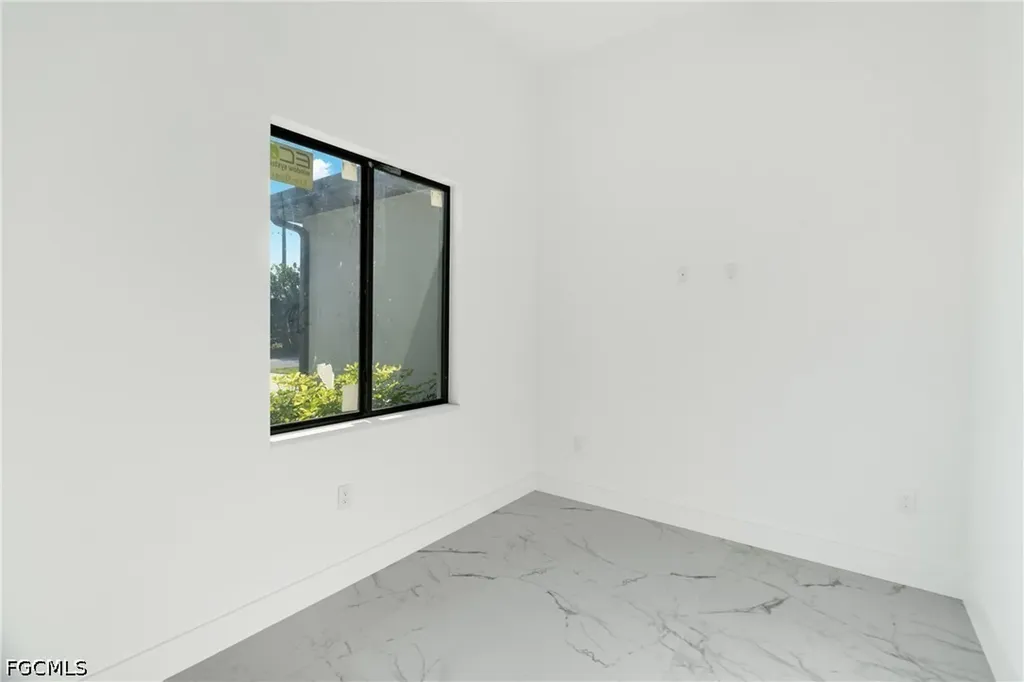 2 SE 20th Court Cape Coral FL 33990