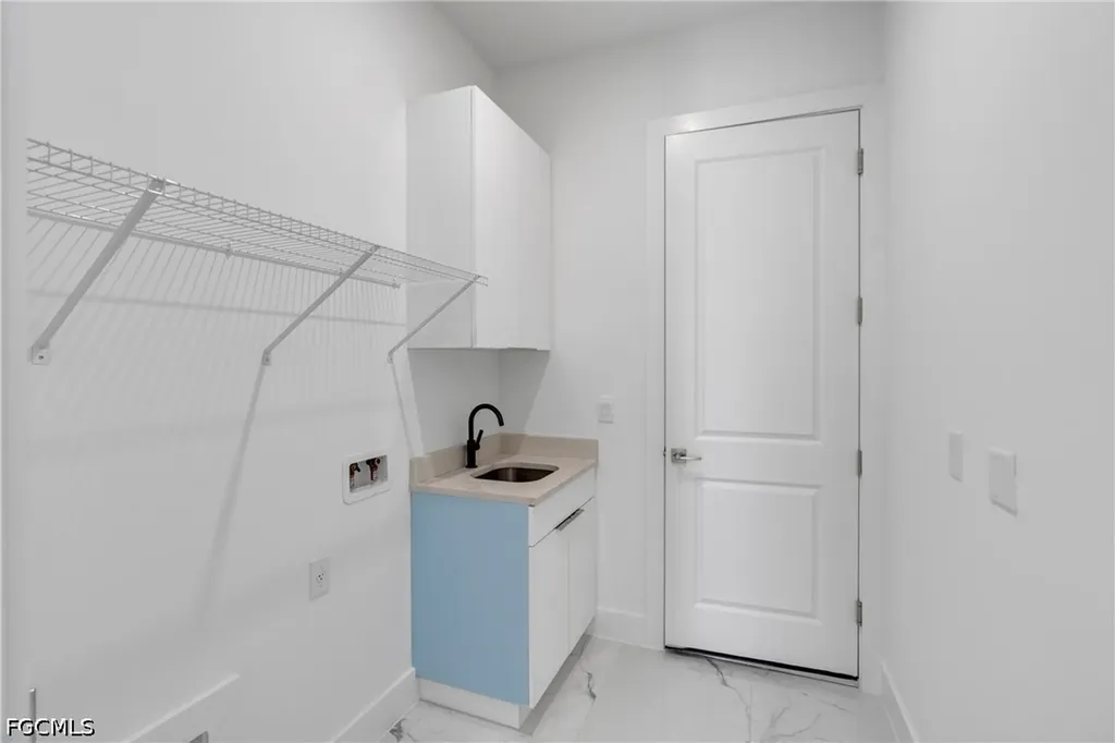 2 SE 20th Court Cape Coral FL 33990