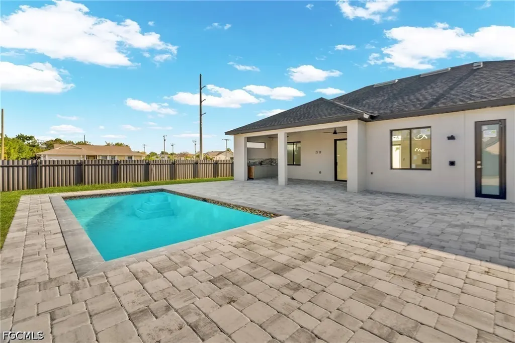 2 SE 20th Court Cape Coral FL 33990