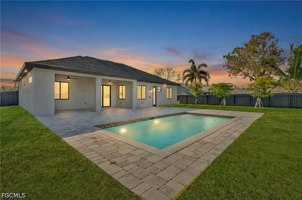 2 SE 20th Court Cape Coral FL 33990