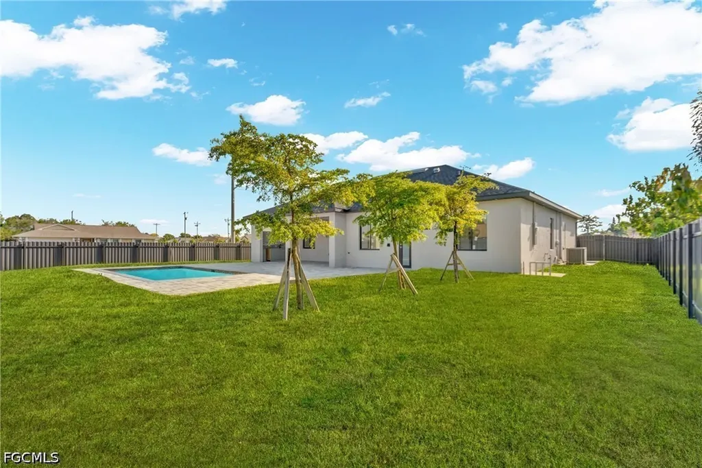 2 SE 20th Court Cape Coral FL 33990