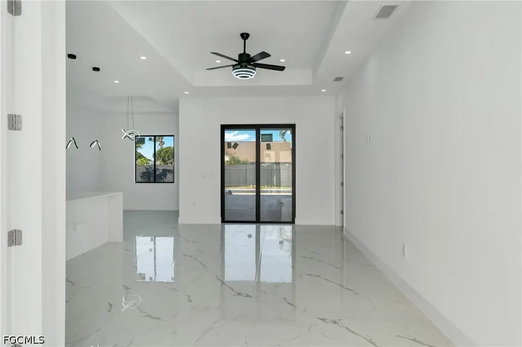 2 SE 20th Court Cape Coral FL 33990