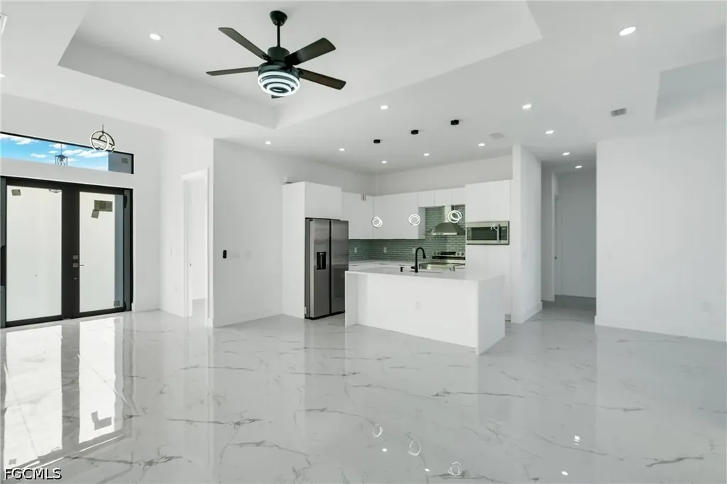 2 SE 20th Court Cape Coral FL 33990