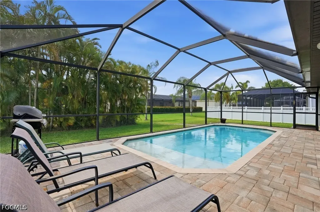 2714 SW 28th Avenue Cape Coral FL 33914