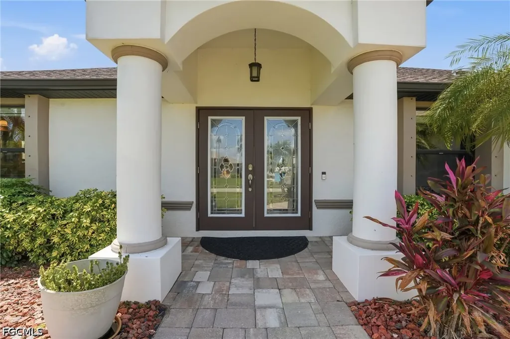 2714 SW 28th Avenue Cape Coral FL 33914