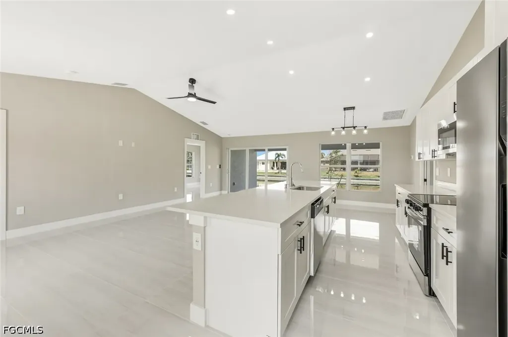 2821 NW 25th Lane Cape Coral FL 33993