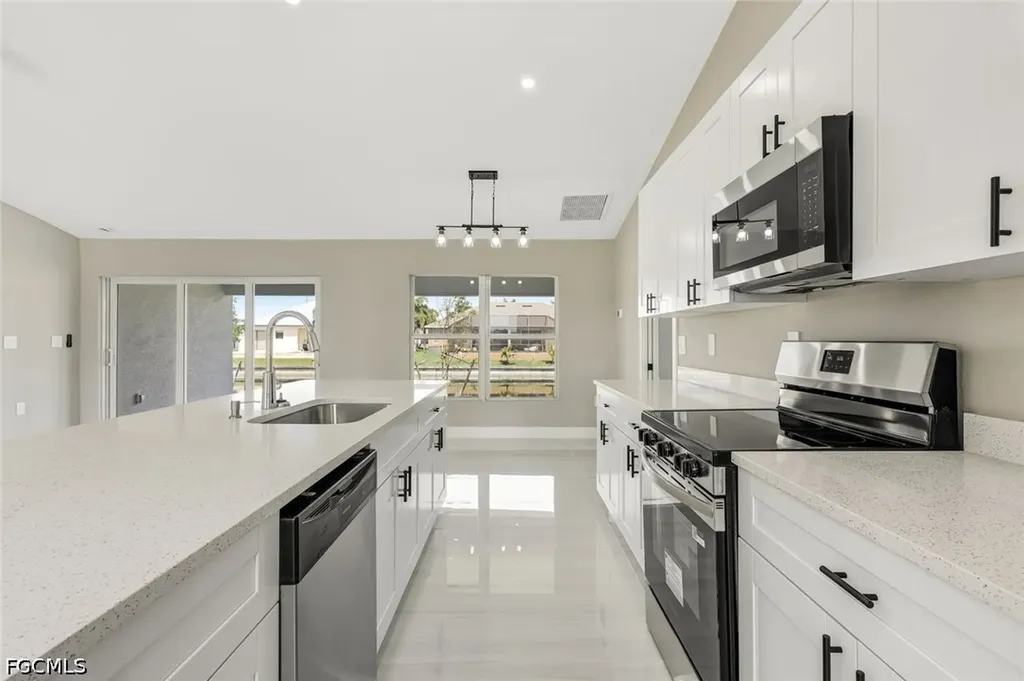 2821 NW 25th Lane Cape Coral FL 33993