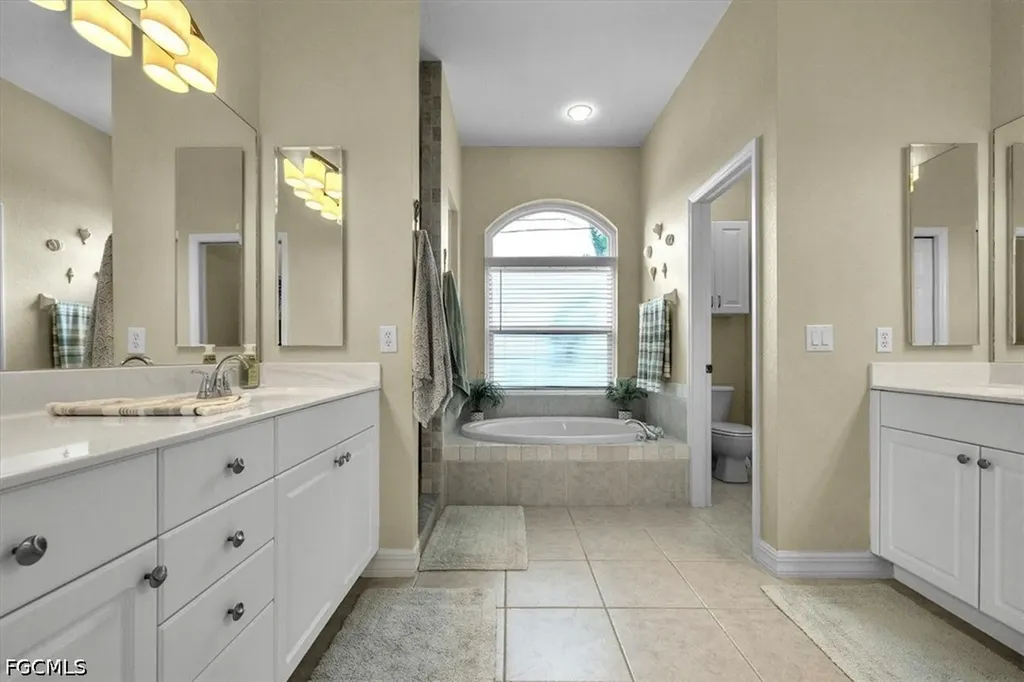 1313 SE 29th Terrace Cape Coral FL 33904