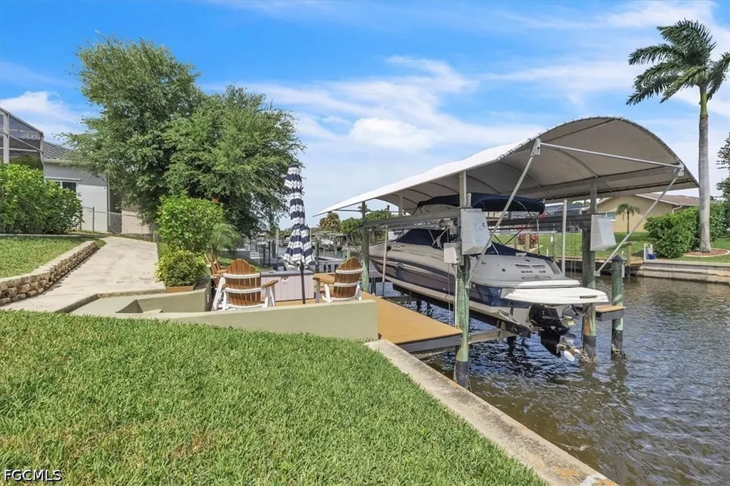 1313 SE 29th Terrace Cape Coral FL 33904