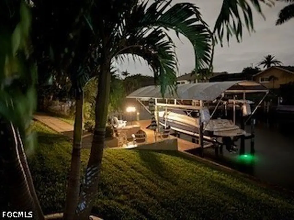 1313 SE 29th Terrace Cape Coral FL 33904