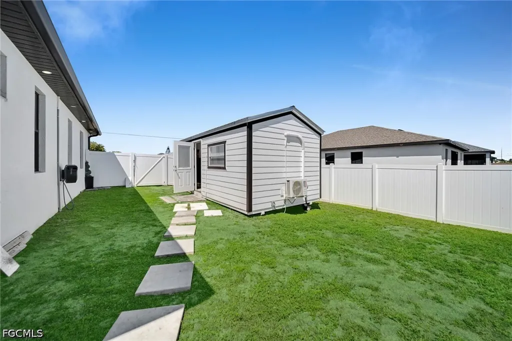 523 NW 16th Place Cape Coral FL 33993