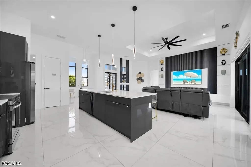 523 NW 16th Place Cape Coral FL 33993
