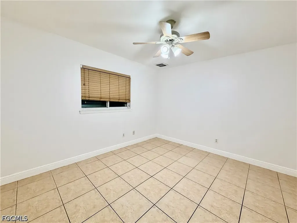 527 NE 24th Place Cape Coral FL 33909