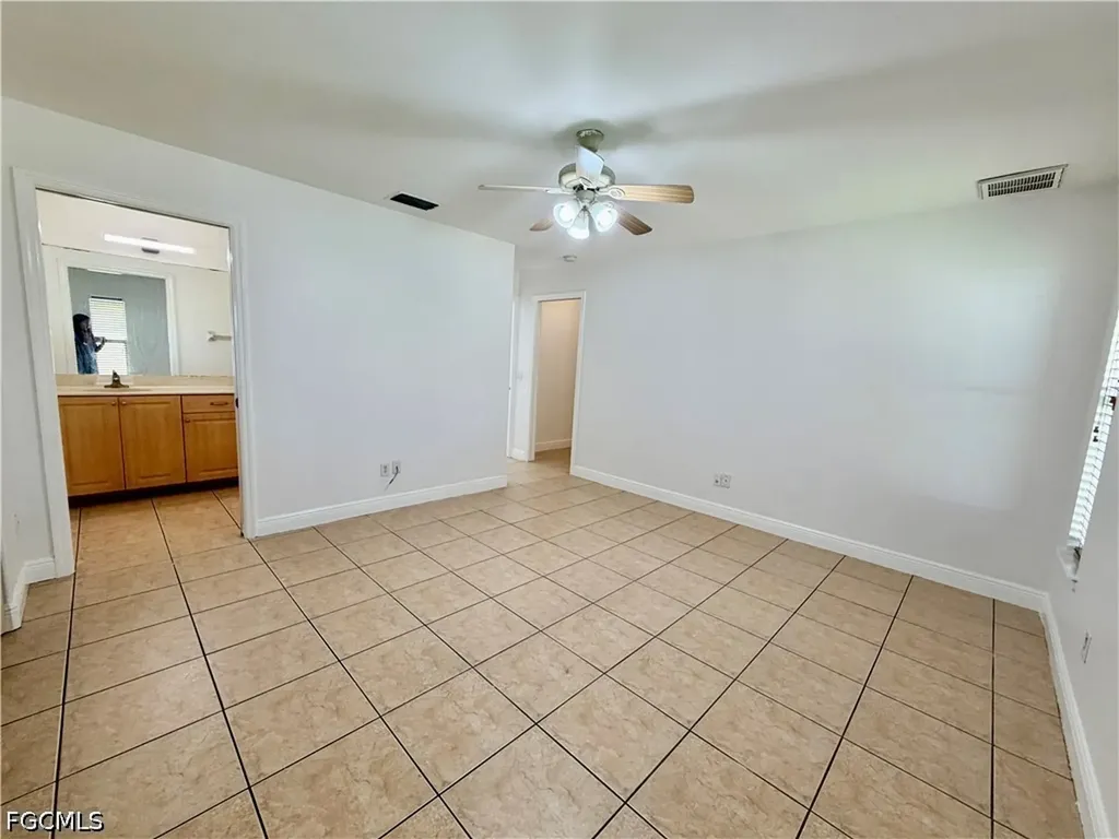 527 NE 24th Place Cape Coral FL 33909