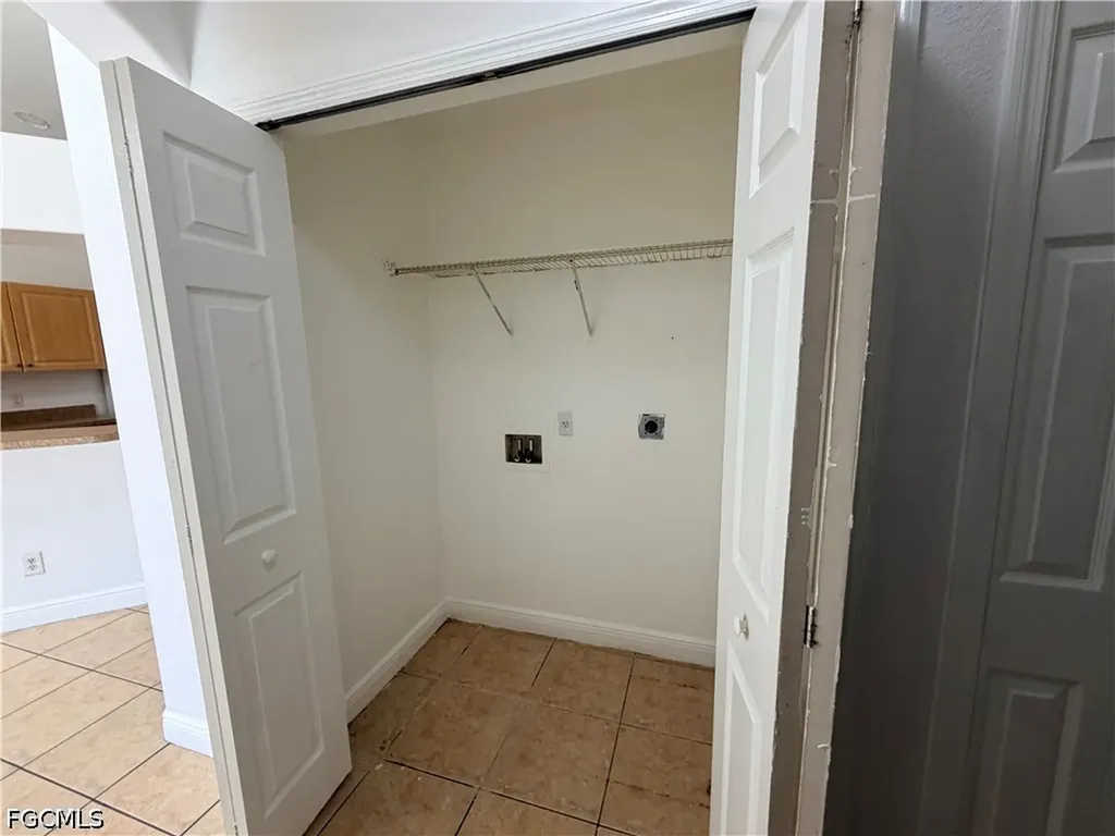 527 NE 24th Place Cape Coral FL 33909