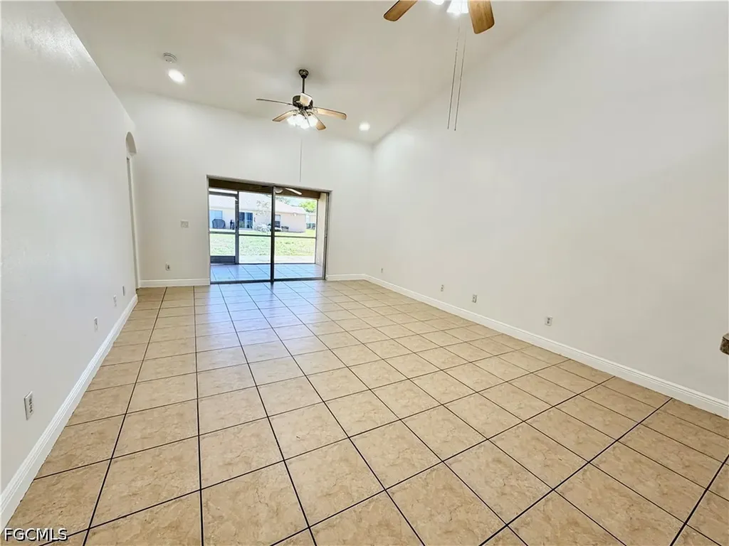 527 NE 24th Place Cape Coral FL 33909