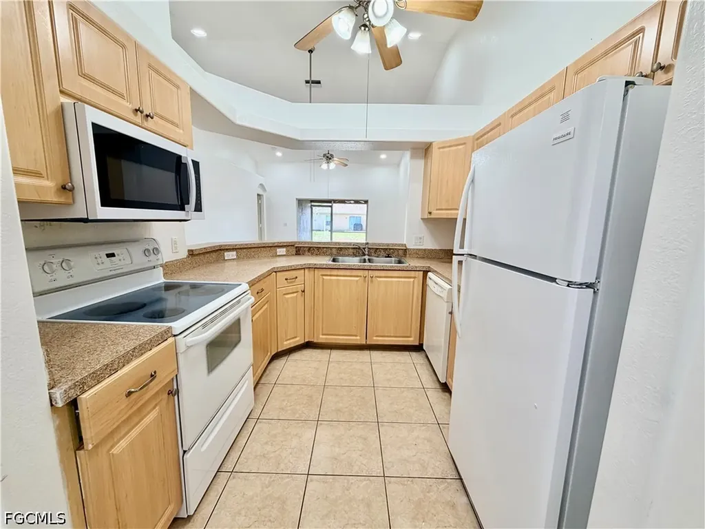 527 NE 24th Place Cape Coral FL 33909