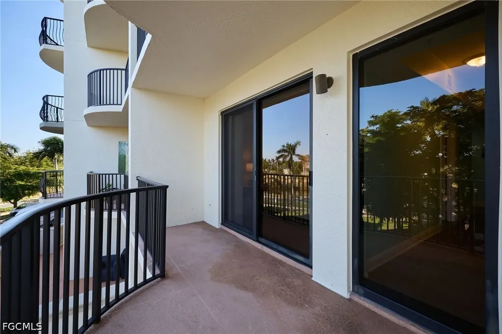 5702 Cape Harbour Drive Cape Coral FL 33914