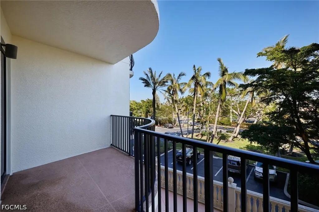 5702 Cape Harbour Drive Cape Coral FL 33914