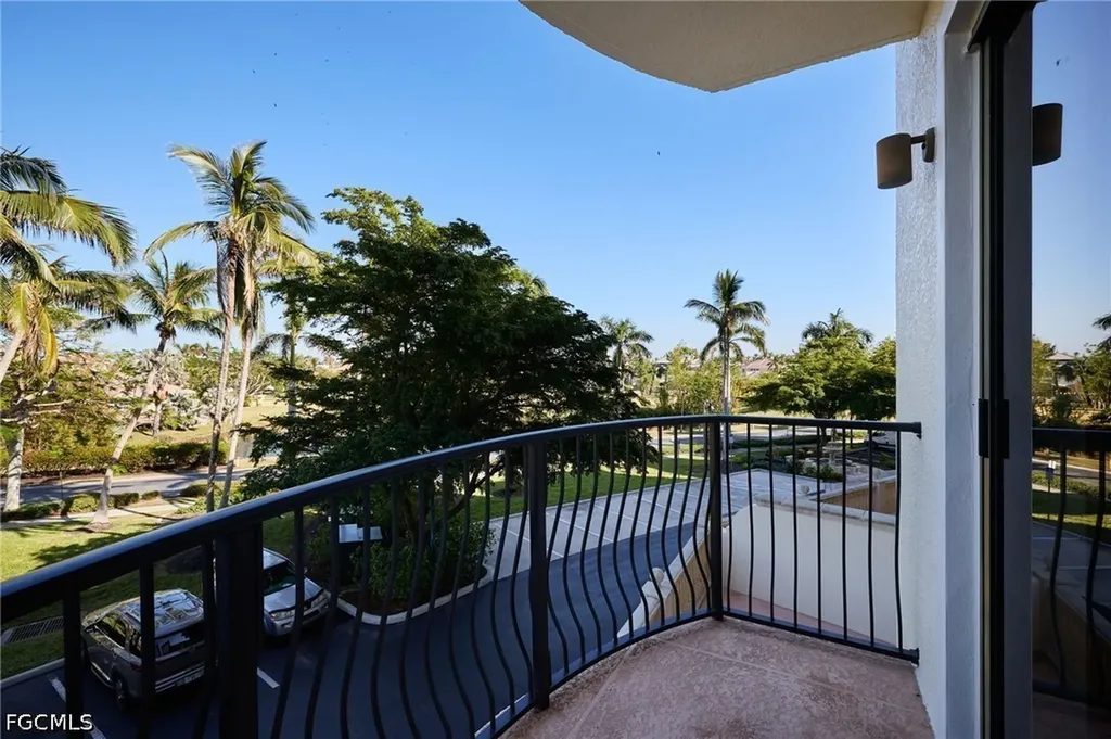 5702 Cape Harbour Drive Cape Coral FL 33914