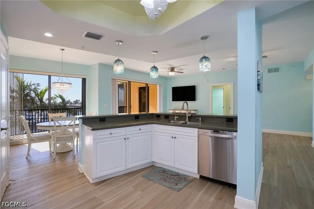 5702 Cape Harbour Drive Cape Coral FL 33914