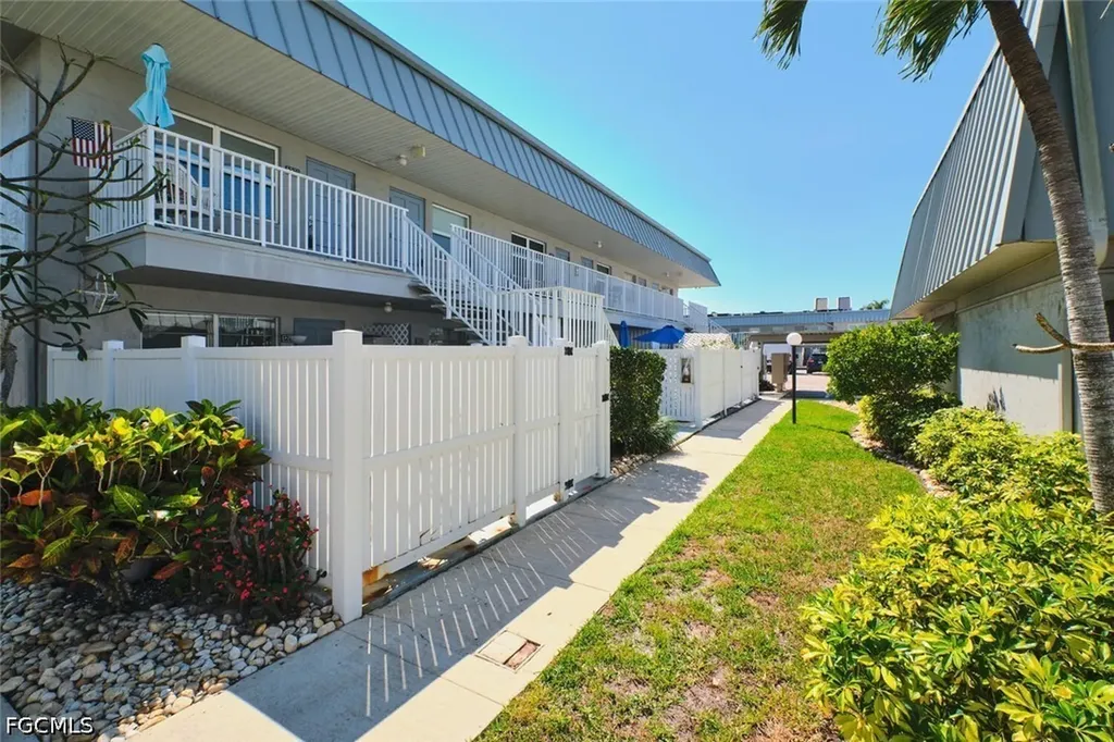 6777 Winkler Road Fort Myers FL 33919