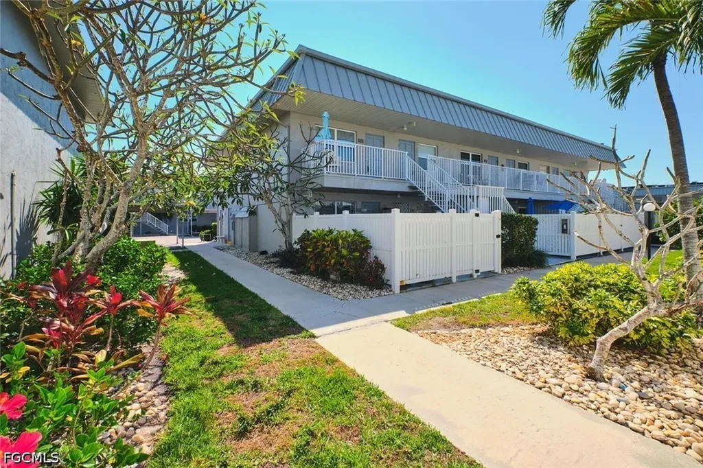 6777 Winkler Road Fort Myers FL 33919