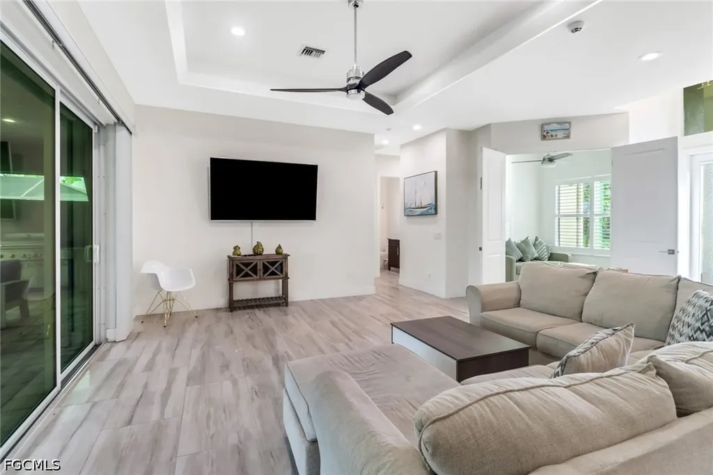2215 SW 38th Terrace Cape Coral FL 33914