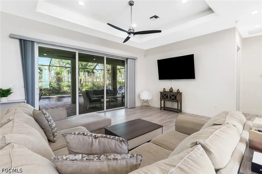 2215 SW 38th Terrace Cape Coral FL 33914