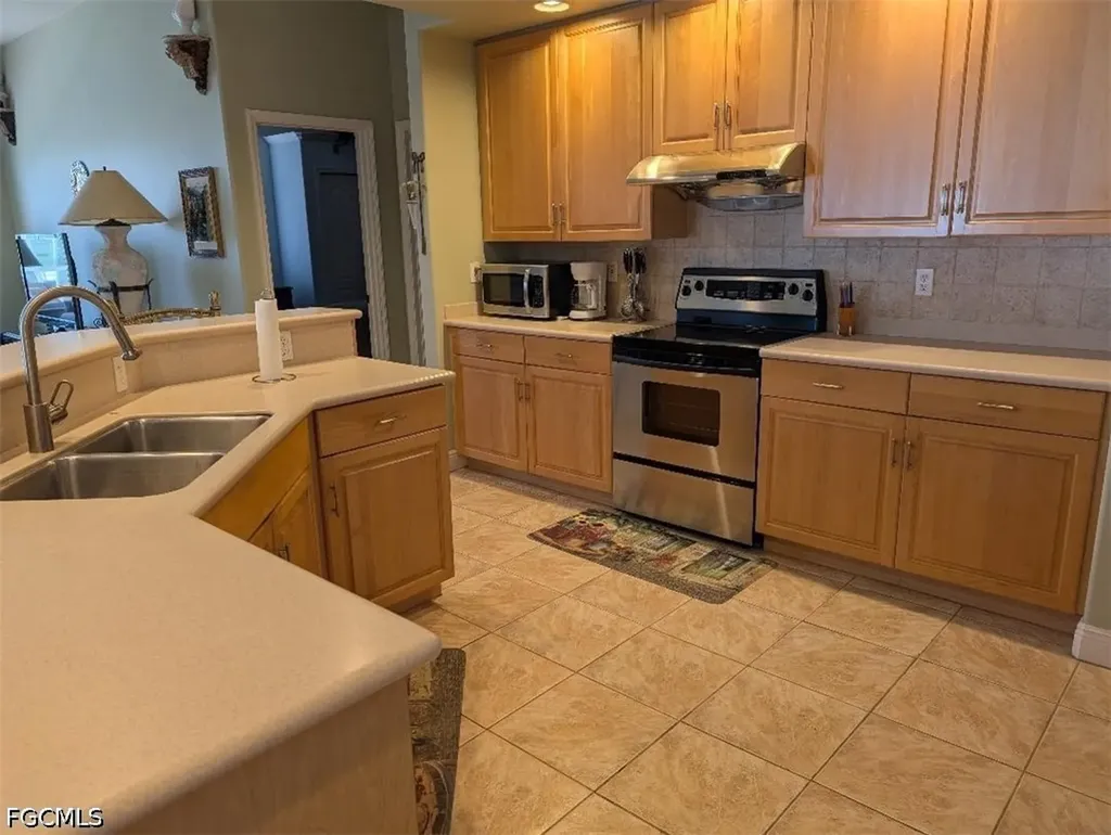 161 SE 17th Street Cape Coral FL 33990