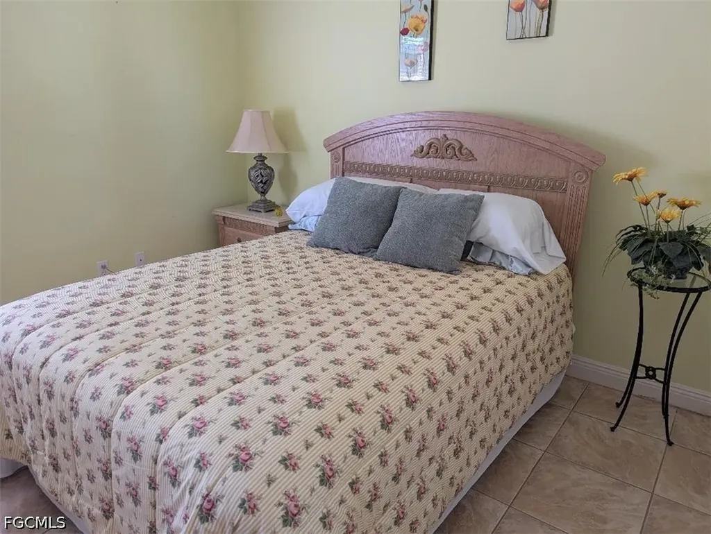 161 SE 17th Street Cape Coral FL 33990