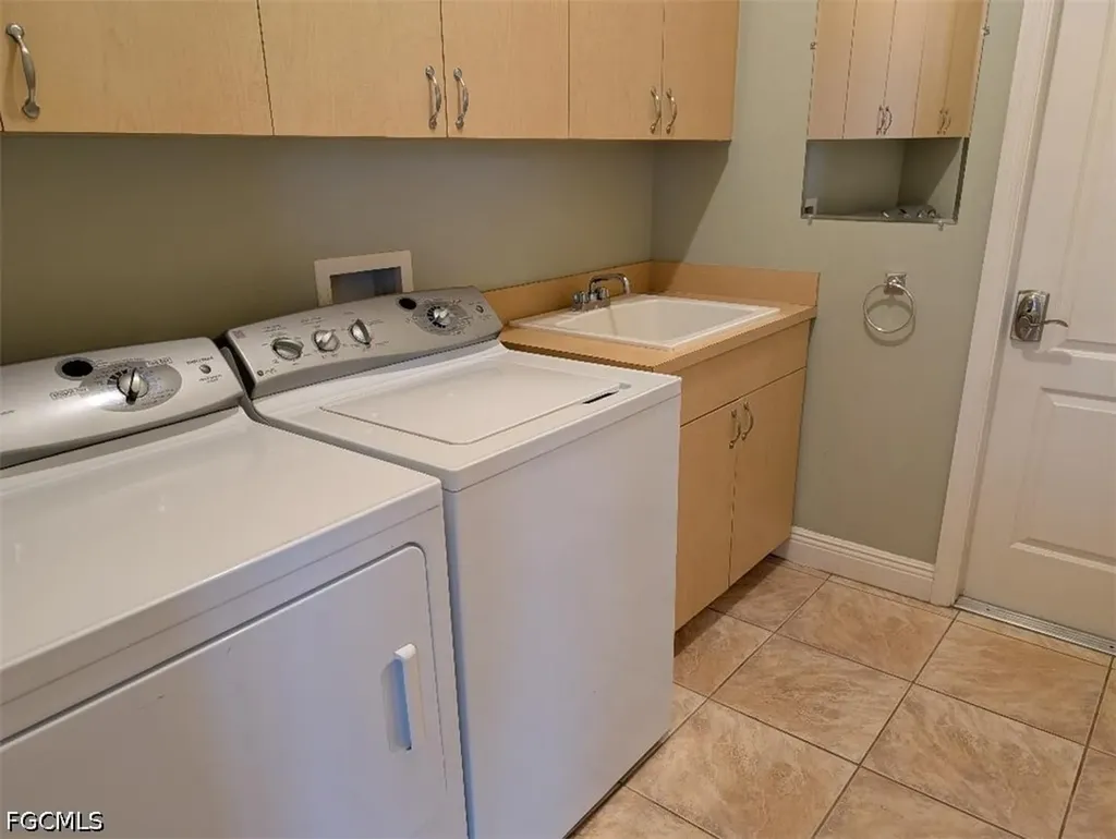 161 SE 17th Street Cape Coral FL 33990