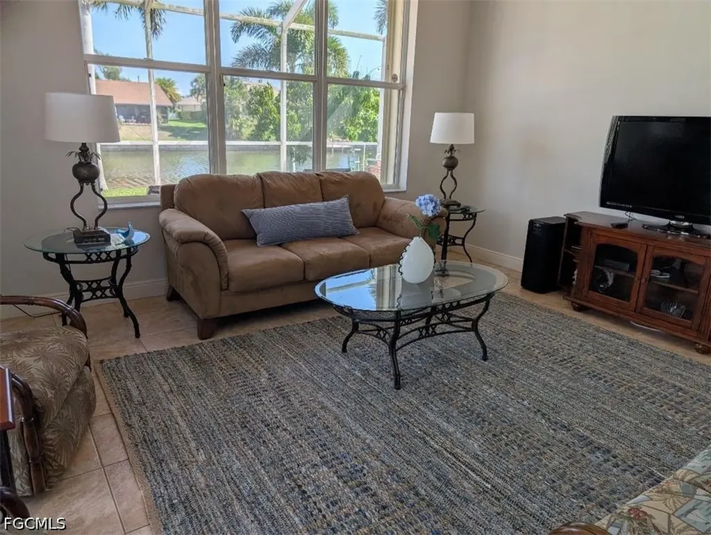 161 SE 17th Street Cape Coral FL 33990