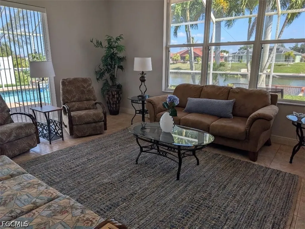 161 SE 17th Street Cape Coral FL 33990