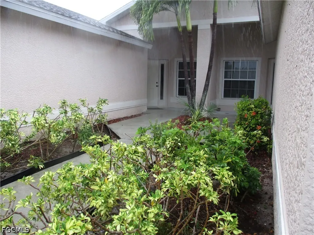 4330 SW 7th Place Cape Coral FL 33914