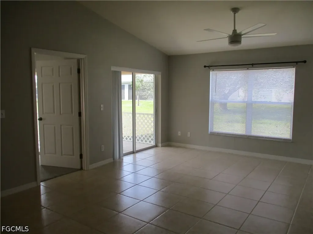 4330 SW 7th Place Cape Coral FL 33914
