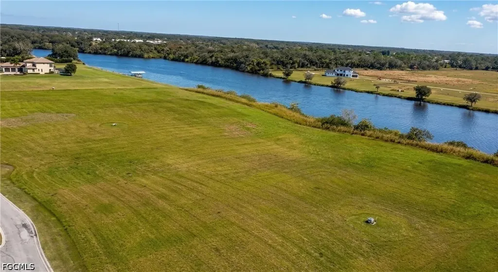 22820 Yellow Button Lane Alva FL 33920