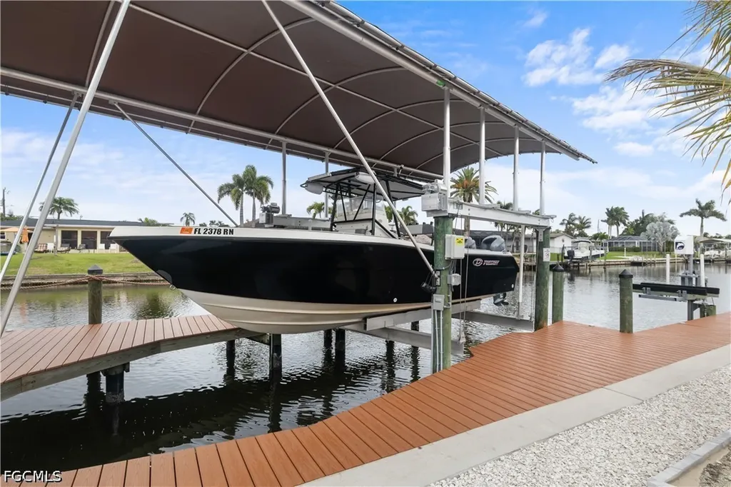 4211 SE 1st Avenue Cape Coral FL 33904