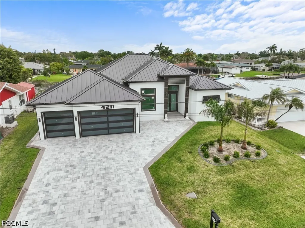 4211 SE 1st Avenue Cape Coral FL 33904