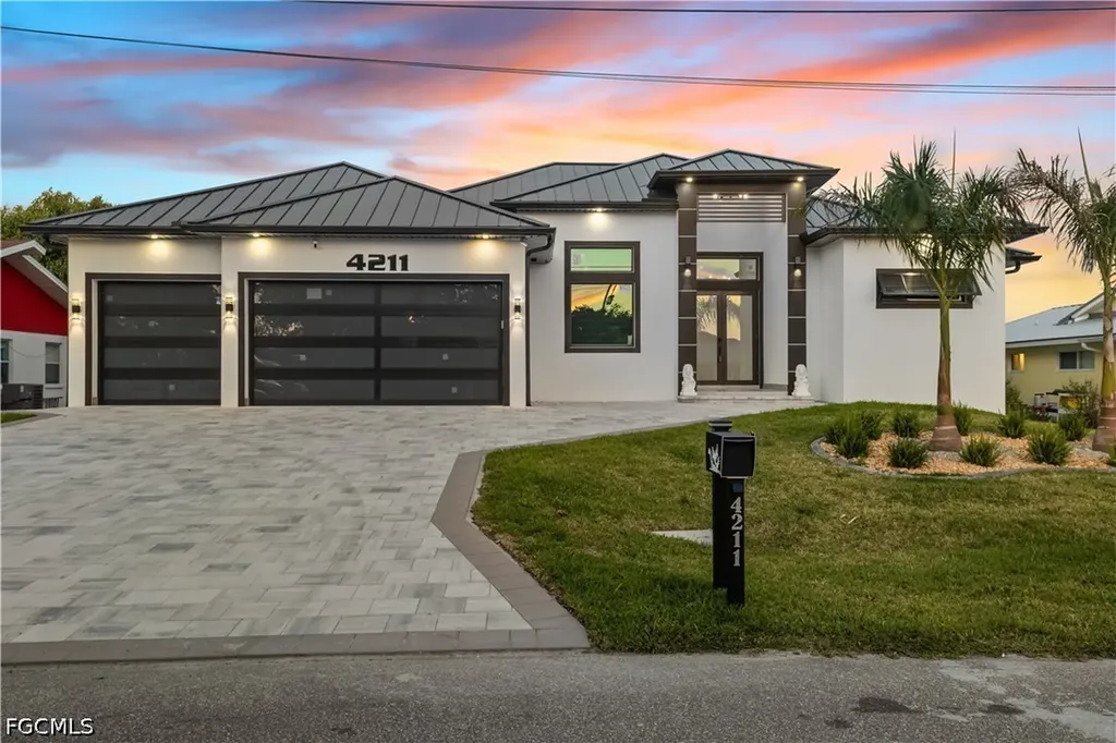 4211 SE 1st Avenue Cape Coral FL 33904