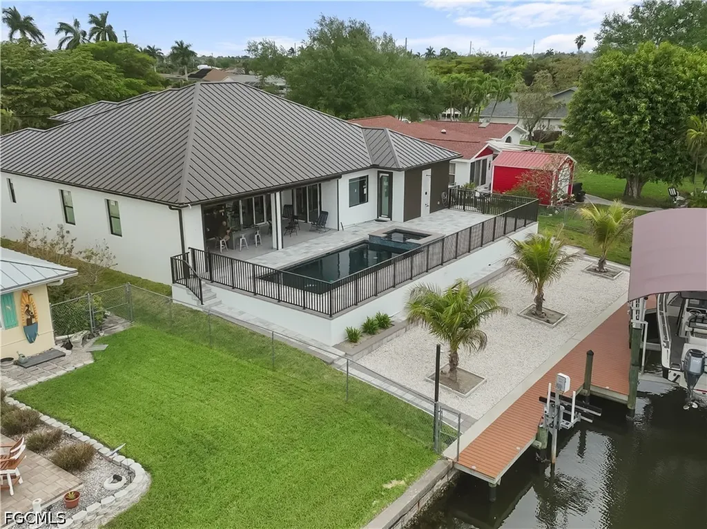 4211 SE 1st Avenue Cape Coral FL 33904