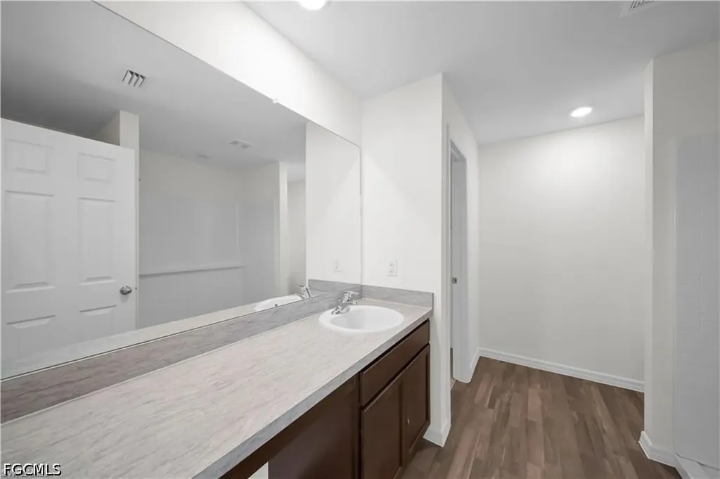 2912 NW 5th Place Cape Coral FL 33993