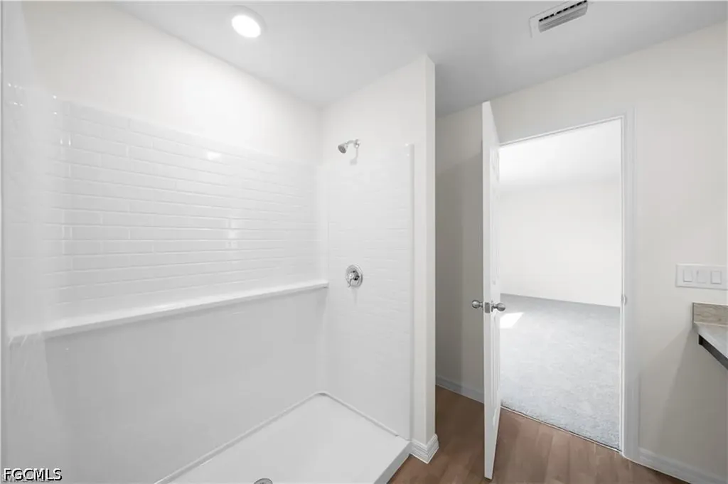 2912 NW 5th Place Cape Coral FL 33993