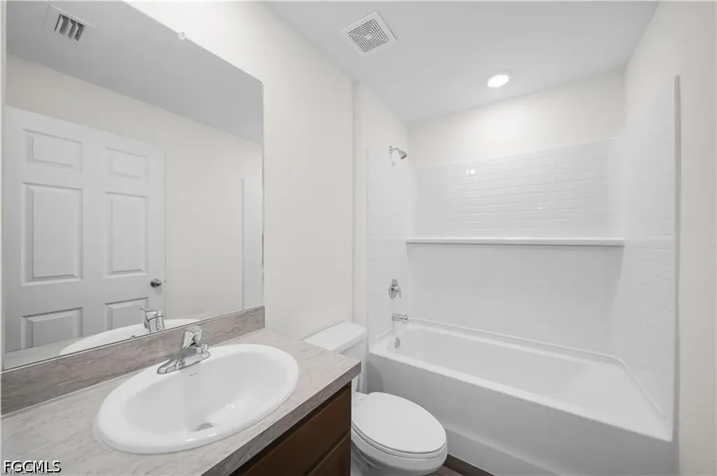 2912 NW 5th Place Cape Coral FL 33993