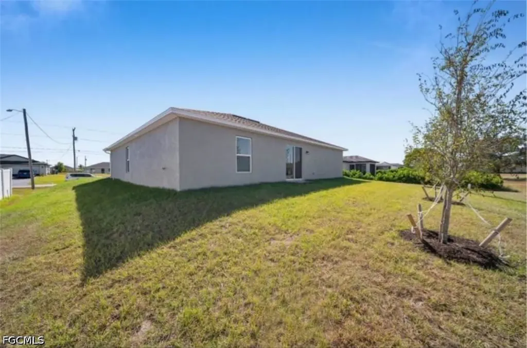 2912 NW 5th Place Cape Coral FL 33993